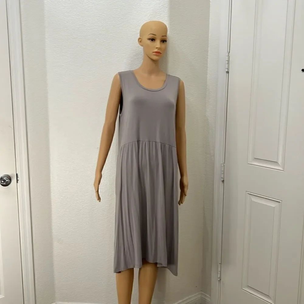 Logo Lori Goldstein Woman’s Dress Size LP STACEY Gray Sleeveless 2 Pockets Midi